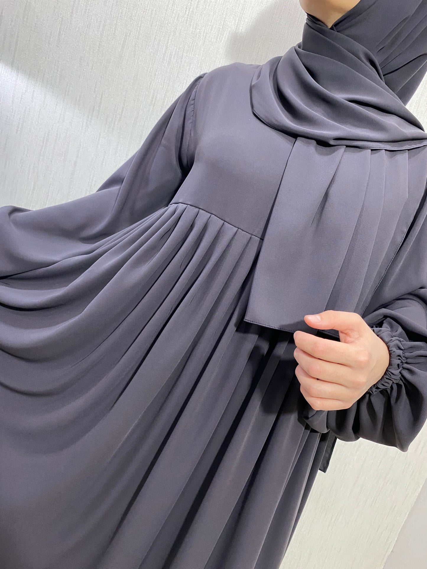 Nisa Model Tesettür Elbise (BÜZGÜLÜ) - Antrasit / Arzumca