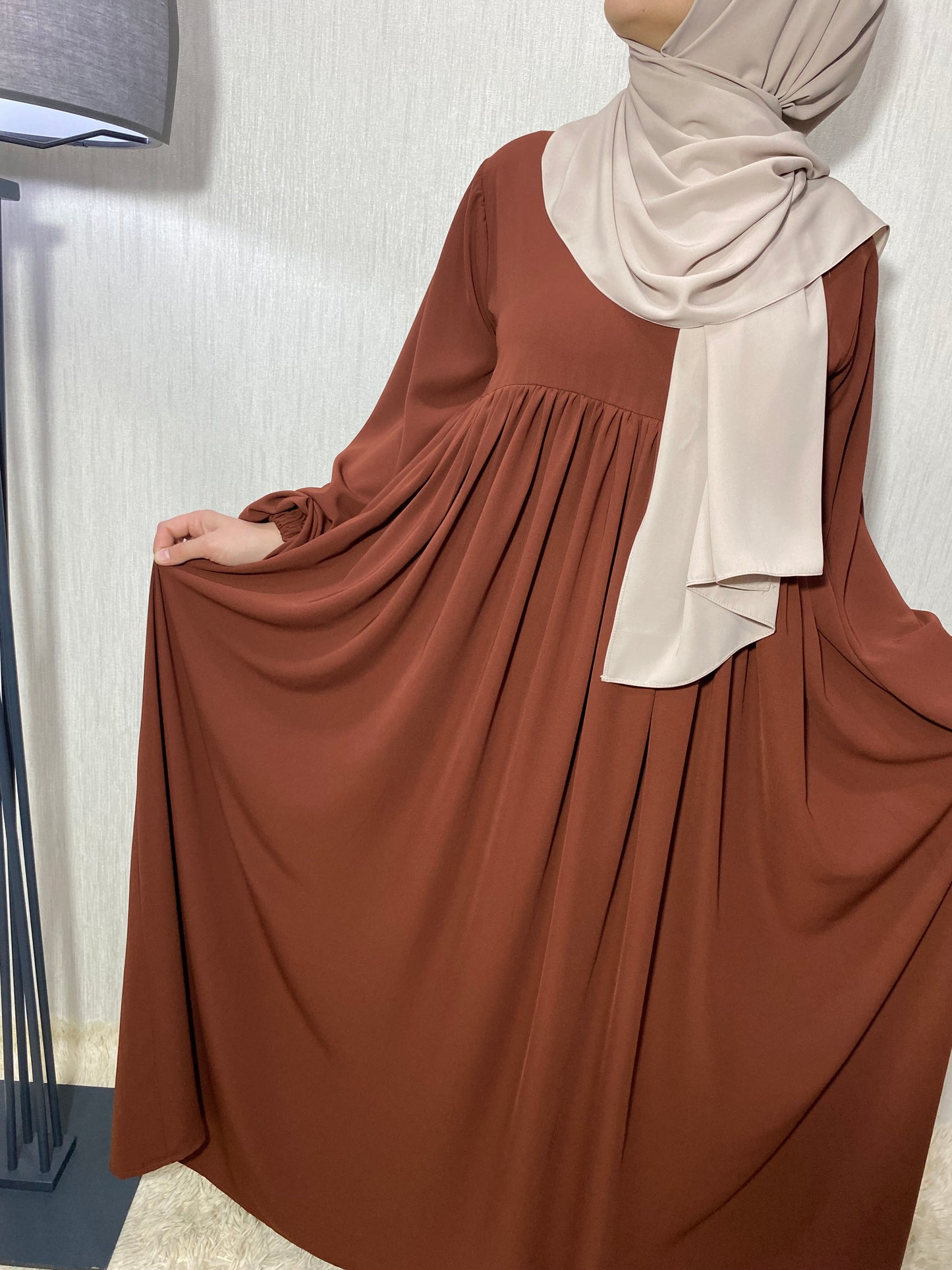 Nisa Model Tesettür Elbise (BÜZGÜLÜ) - Taba / Arzumca